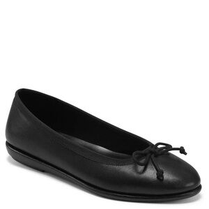 *NWT* AEROSOLES Black Leather Loafers